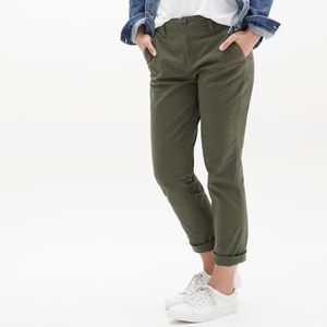 Gap Like New!! Olive Green Girlfriend Khaki Pants